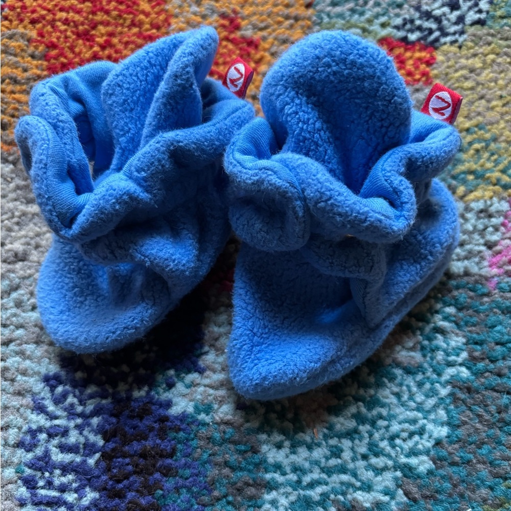 Zutano Soft Blue Baby Booties